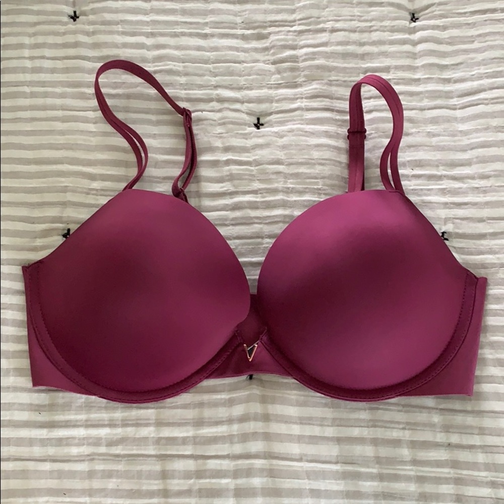 Deep maroon/purple 34D bra in like new condition!